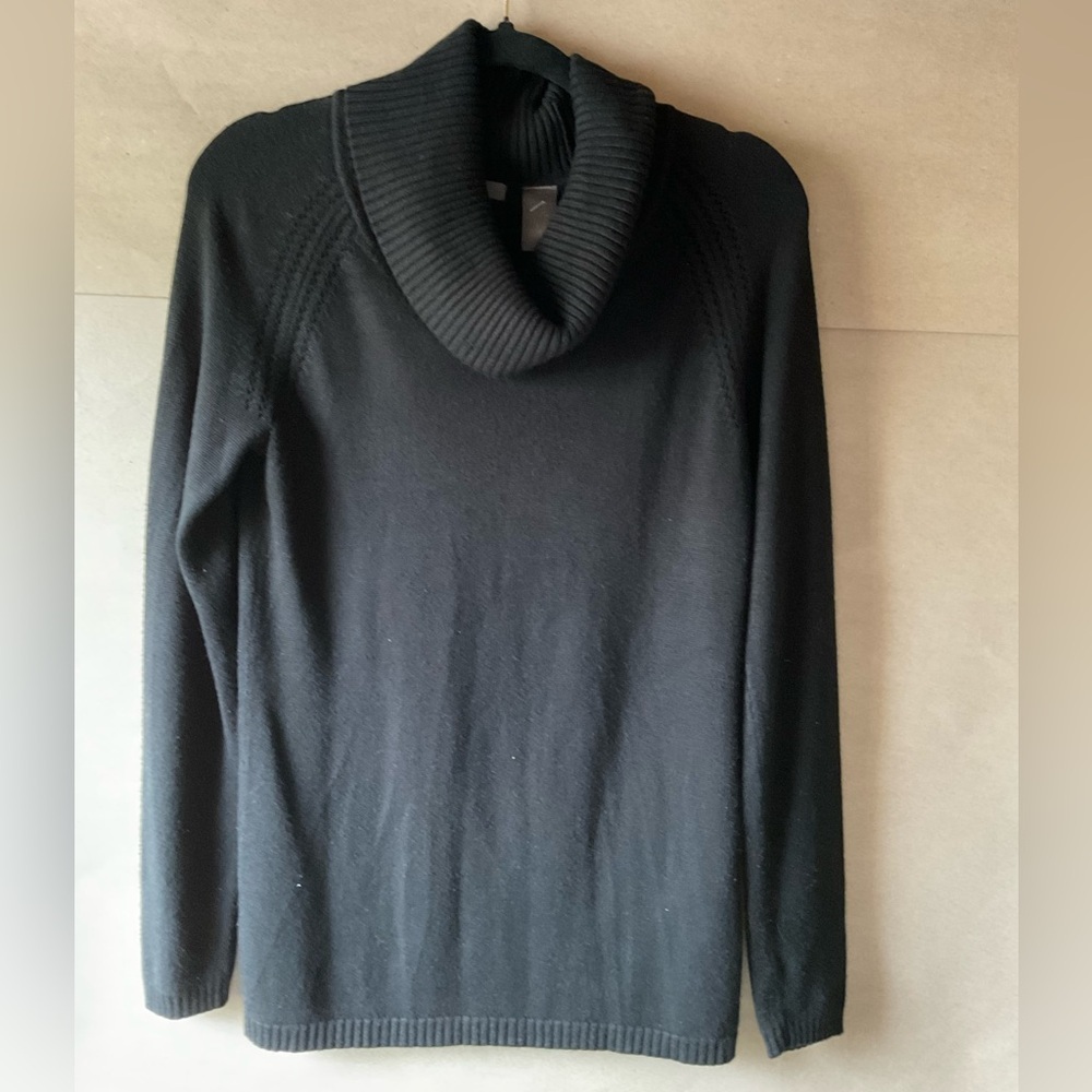 Liz Claiborne sweater. Black turtleneck. Size S.